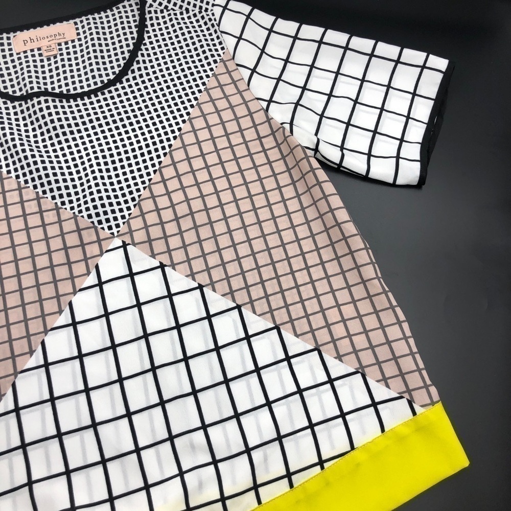 Philosophy Geometric Grid Short Sleeve Blouse XS/S - Picture 4 of 7
